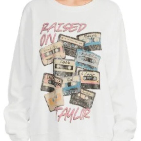 Originality Long-Sleeve Raised On Taylor Cassette Graphic Sweatshirt SZ XL - NWT - Picture 1 of 7